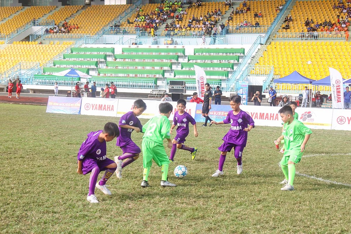 Cần nhiều hơn những giải bóng đá phong trào như VJSS