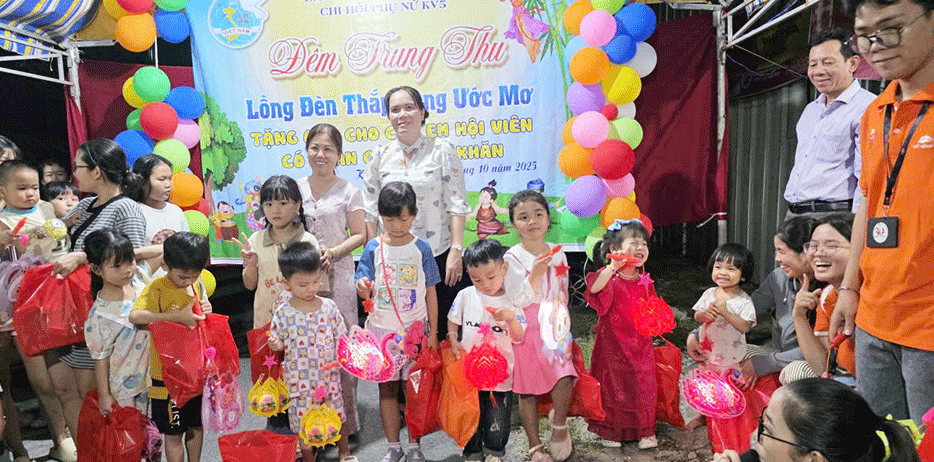 រៀនតាមគំរូអ៊ំ ធ្វើការមានប្រយោជន៍ជូនប្រជាជន