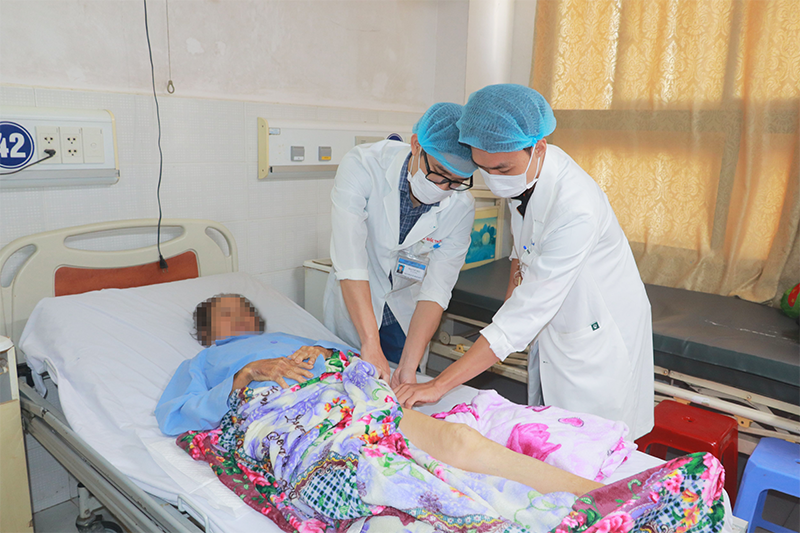 Thực hiện kỹ thuật khó nhất, phẫu thuật thành công cho bệnh nhân gãy xương ổ cối nghiêm trọng