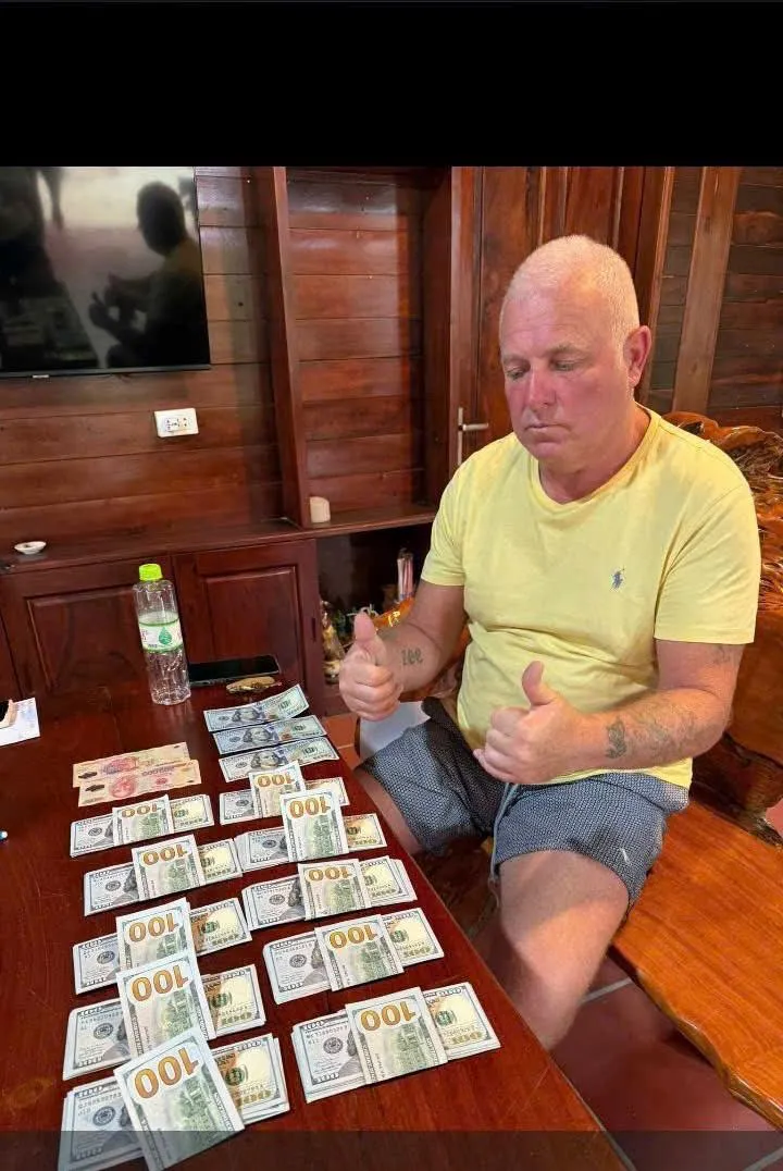 Hỗ trợ du khách nước ngoài lấy lại hơn 260 triệu đồng do sai sót trong thanh toán