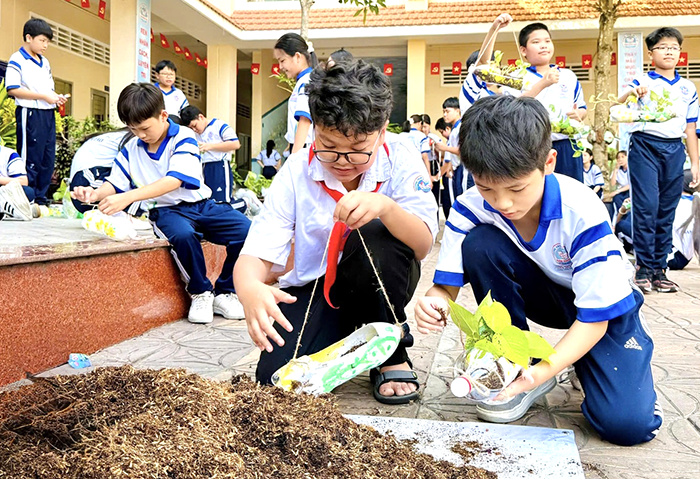 Tuổi trẻ phường Ninh Kiều hưởng ứng Chiến dịch “Xuân tình nguyện”