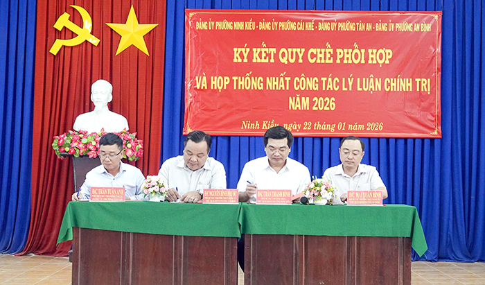 4 phường ký kết quy chế phối hợp trong công tác lý luận chính trị