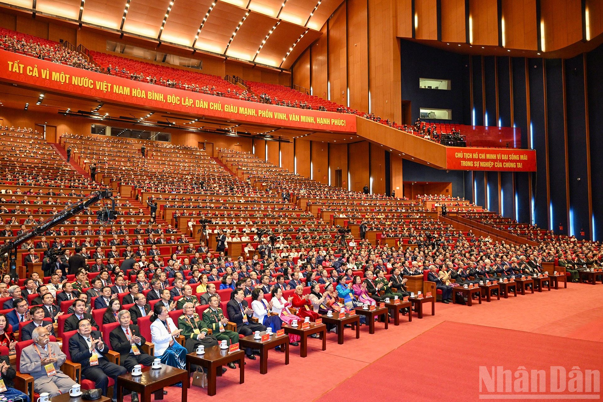 Tiến lên! Toàn thắng ắt về ta!