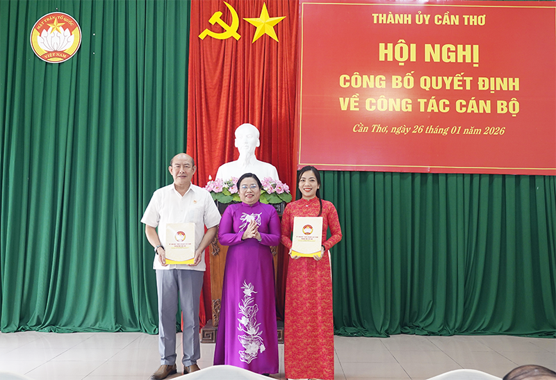 Ủy ban MTTQVN TP Cần Thơ công bố các quyết định về công tác cán bộ