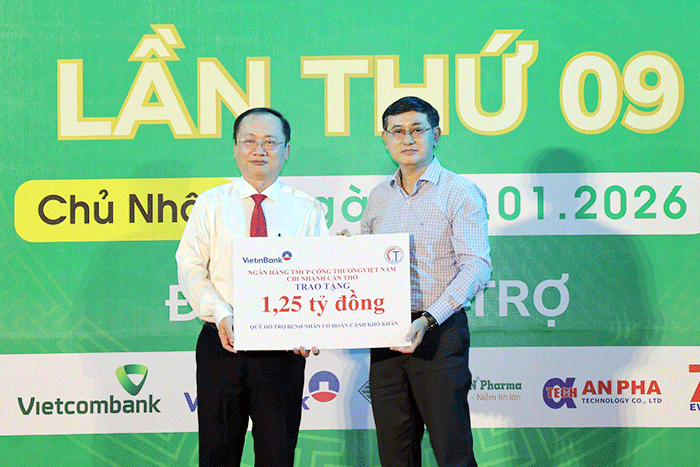 កម្មវិធី "ចែករំលែកក្តីស្រឡាញ់" លើកទី ៩ ចលនាទឹកប្រាក់បានជាង ២,៤ ពាន់លានដុង សម្រាប់ឧបត្ថម្ភអ្នកជំងឺមានស្ថានភាពលំបាក