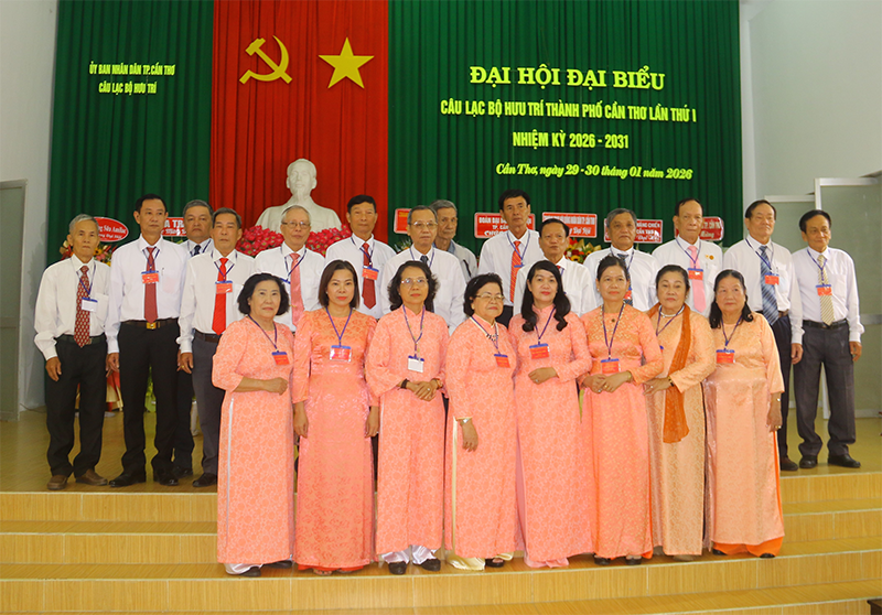 Ban chấp hành CLB Hưu trí TP Cần Thơ nhiệm kỳ 2026-2031 ra mắt Đại hội.