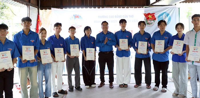 Tập huấn nghiệp vụ và kỹ năng cho 83 “thủ lĩnh” sinh viên