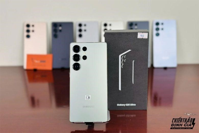 Nên chọn s25 Ultra hay iPhone 15 Pro Max dịp cận Tết Nguyên đán 2026