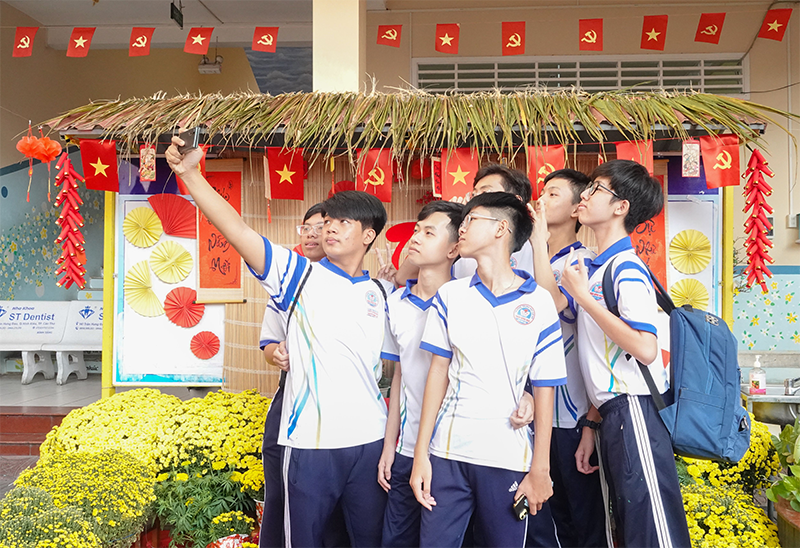 Sắc Xuân từ những trải nghiệm học đường