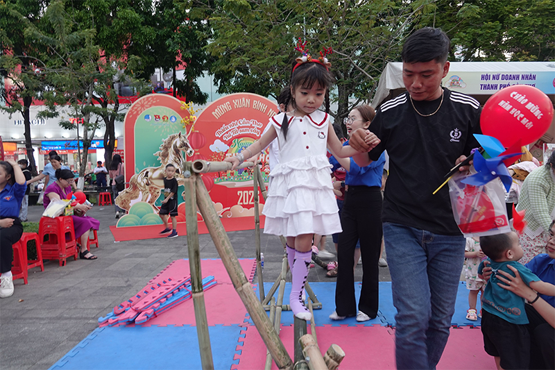 Tưng bừng Ngày hội Tuổi thơ mừng Xuân Bính Ngọ