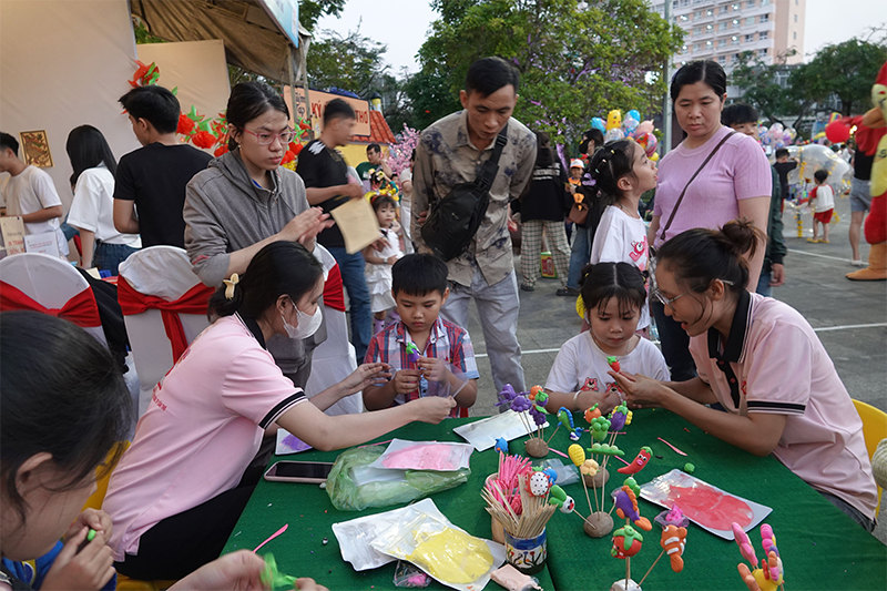 Tưng bừng Ngày hội Tuổi thơ mừng Xuân Bính Ngọ