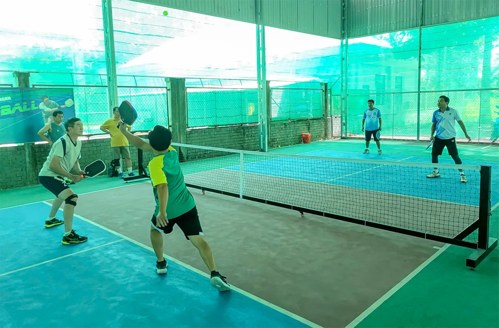 Viếng Đền thờ Chủ tịch Hồ Chí Minh và sinh hoạt chuyên đề tại xã An Thạnh