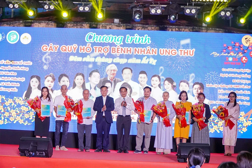 Vận động 3,6 tỉ đồng hỗ trợ bệnh nhân ung thư nghèo