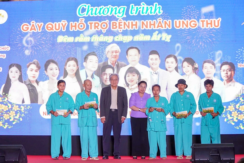 Vận động 3,6 tỉ đồng hỗ trợ bệnh nhân ung thư nghèo