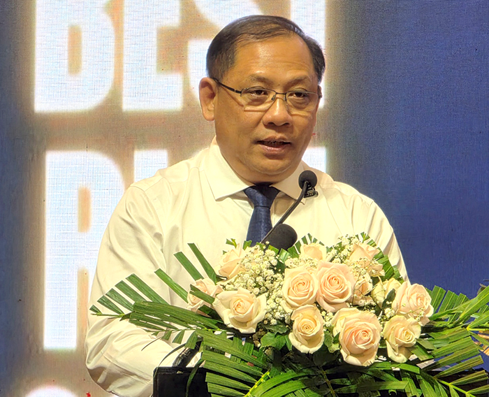 Trao cúp “Gạo ngon nhất thế giới năm 2025” cho gạo Ông Cua ST25 của Việt Nam