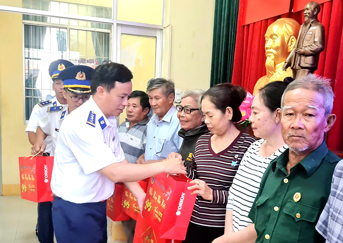 Hành trình chúc Tết Nguyên đán và chống khai thác IUU trên vùng biển Tây Nam