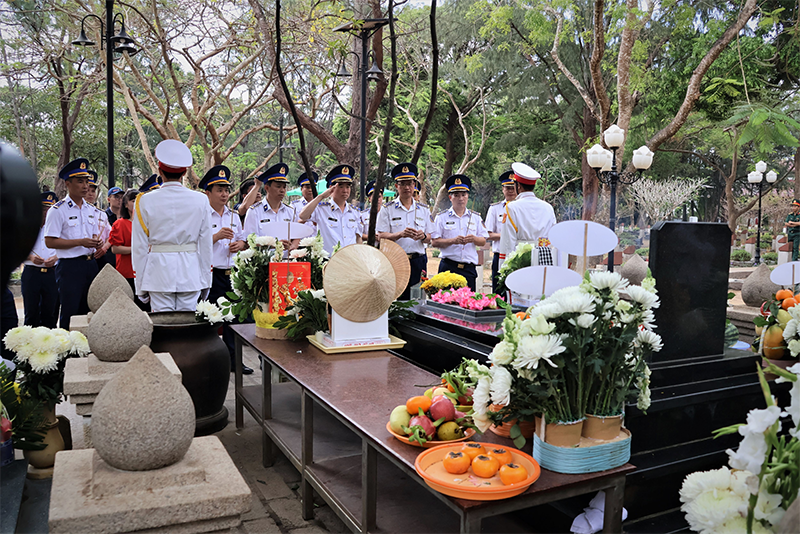 Đoàn kết một lòng, phát huy truyền thống của Quân đội nhân dân, Cảnh sát biển Việt Nam anh hùng