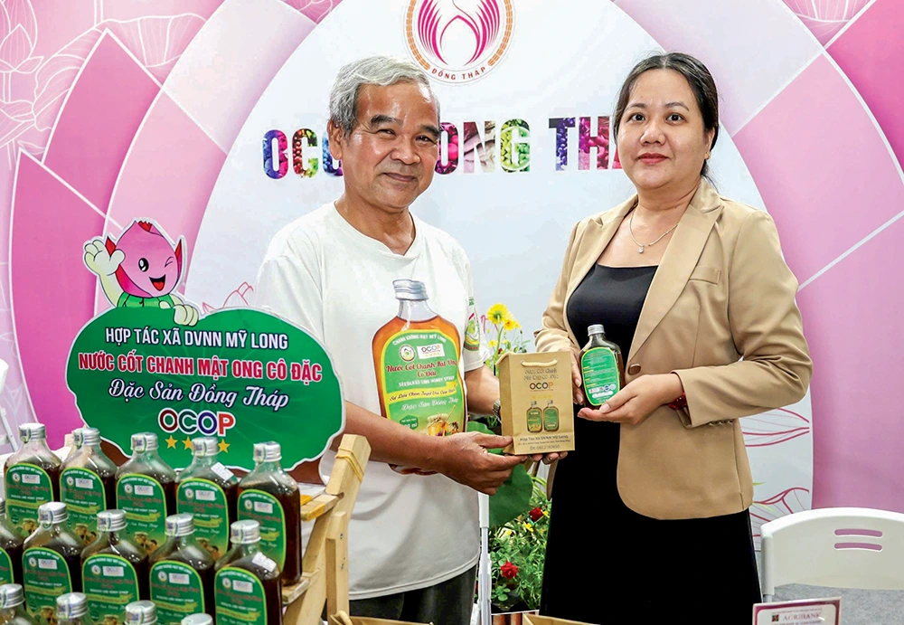 Nông sản miền Tây lên sàn đón “Xuân số”