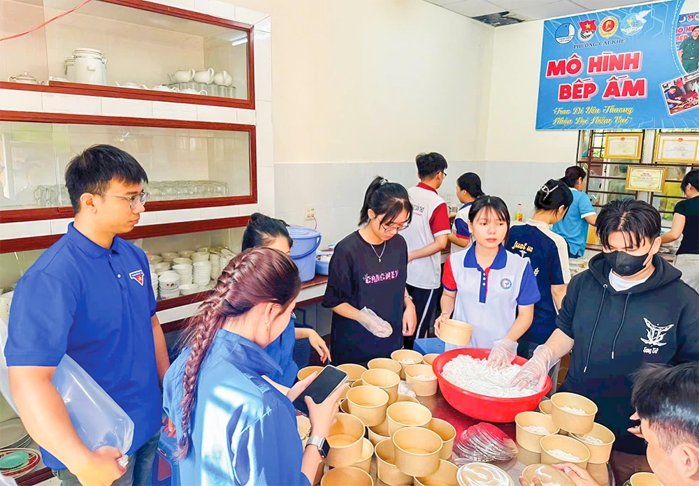 Cầu nối sẻ chia - nhân lên giá trị đẹp