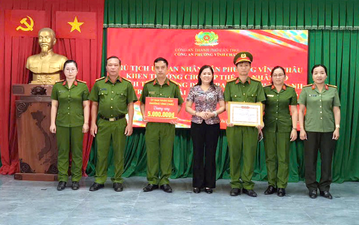 Công an phường Vĩnh Châu được thưởng “nóng” trong điều tra, khám phá án