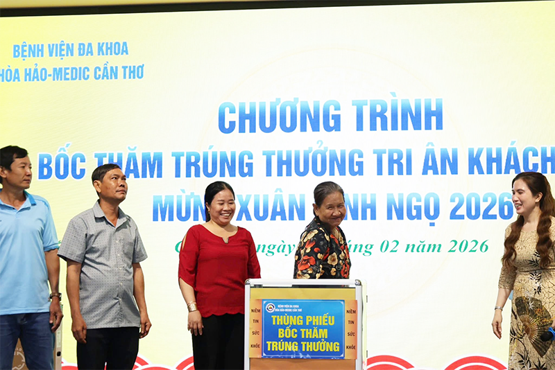 Bệnh viện Đa khoa Hòa Hảo - Medic Cần Thơ họp mặt kỷ niệm Ngày Thầy thuốc Việt Nam