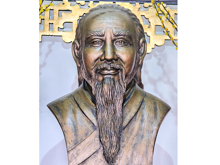 Địa chỉ đỏ thắp sáng y đức