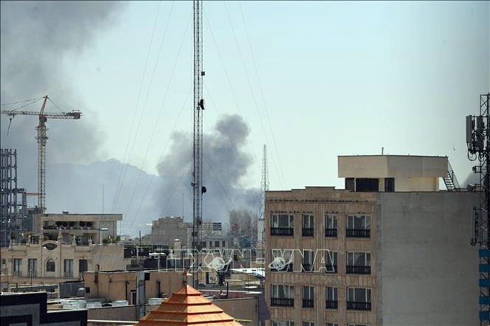 Israel tiếp tục không kích quy mô lớn nhằm vào Iran và Lebanon