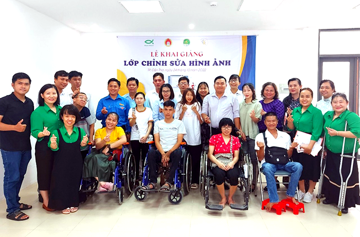 “Thắp lửa” niềm tin cho người khuyết tật