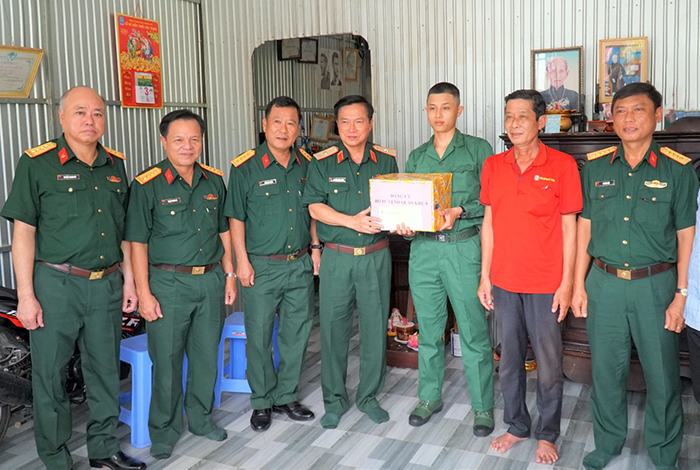 Phó Tư lệnh Quân khu 9 kiểm tra công tác chuẩn bị Lễ giao, nhận quân năm 2026 tại TP Cần Thơ