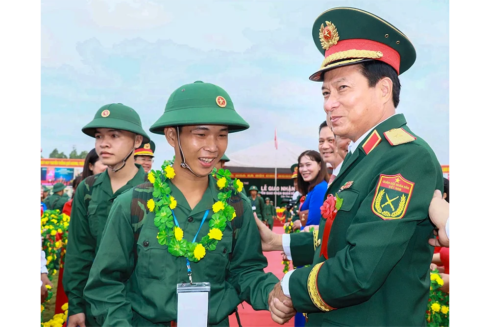 Trên 5.000 thanh niên TP Cần Thơ hăng hái lên đường nhập ngũ