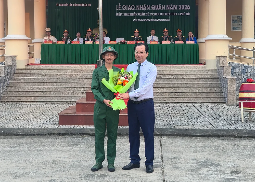 Trên 5.000 thanh niên TP Cần Thơ hăng hái lên đường nhập ngũ