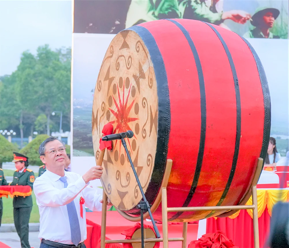 Trên 5.000 thanh niên TP Cần Thơ hăng hái lên đường nhập ngũ