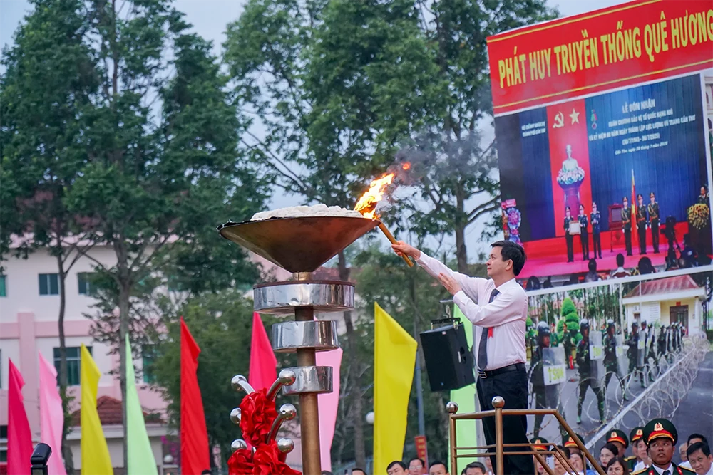 Trên 5.000 thanh niên TP Cần Thơ hăng hái lên đường nhập ngũ