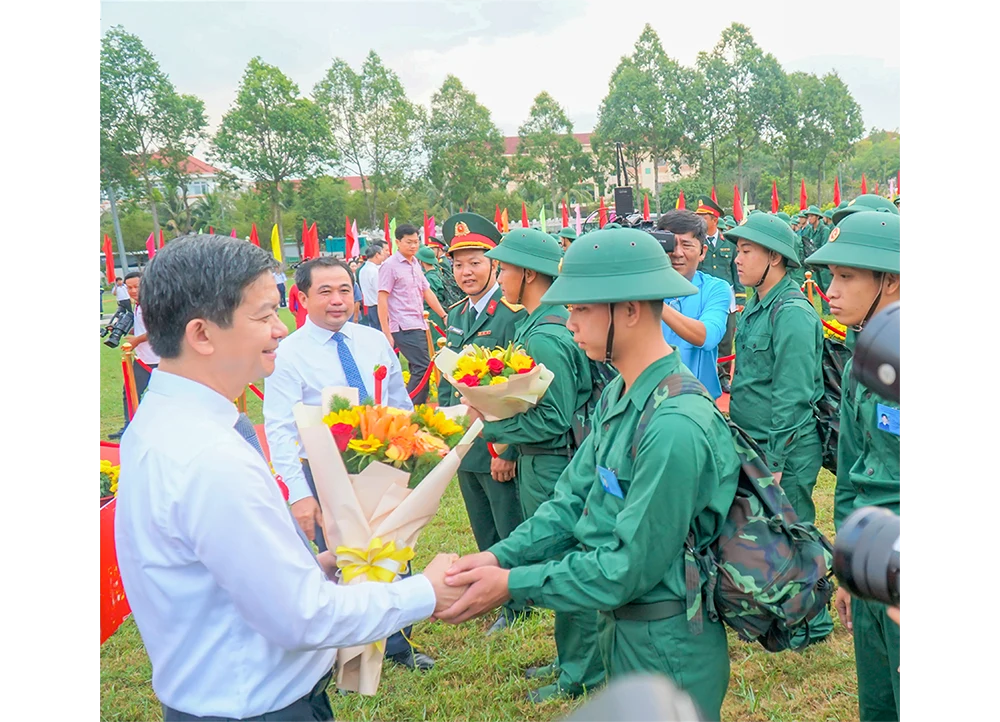 Trên 5.000 thanh niên TP Cần Thơ hăng hái lên đường nhập ngũ