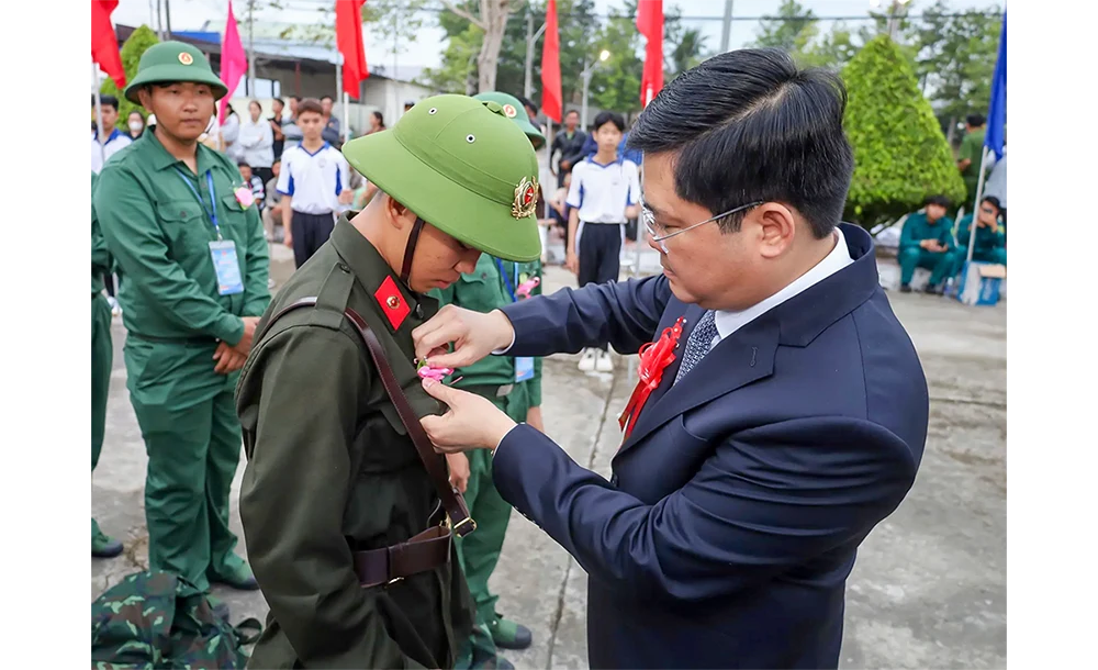 Trên 5.000 thanh niên TP Cần Thơ hăng hái lên đường nhập ngũ