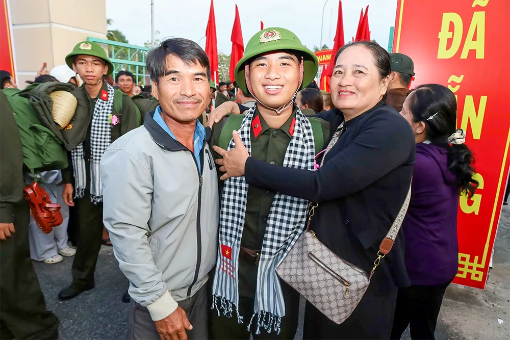 Trên 5.000 thanh niên TP Cần Thơ hăng hái lên đường nhập ngũ