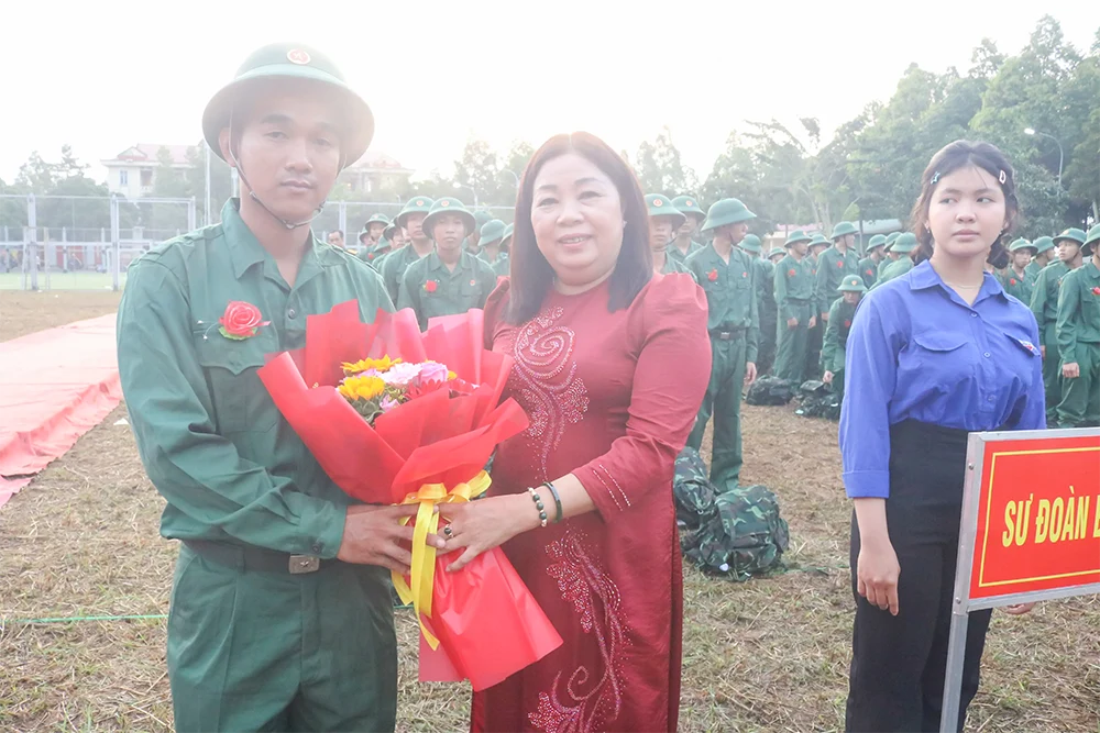Trên 5.000 thanh niên TP Cần Thơ hăng hái lên đường nhập ngũ