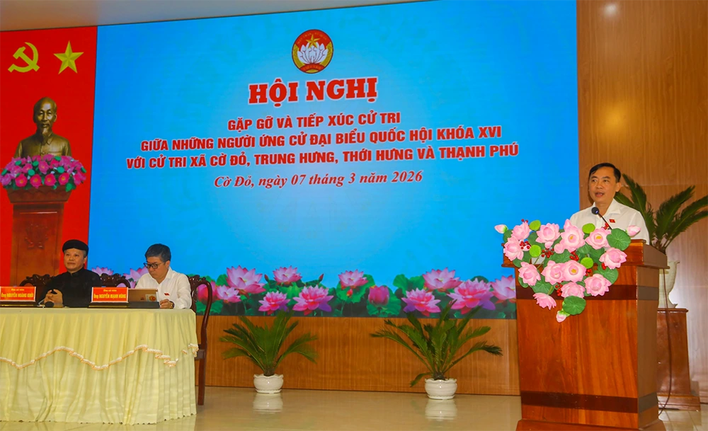 ông Đào Chí Nghĩa, Thành ủy viên, Phó Trưởng Đoàn chuyên trách Đoàn ĐBQH TP Cần Thơ, trình bày chương trình hành động nếu được tín nhiệm bầu làm đại biểu Quốc hội khóa XVI