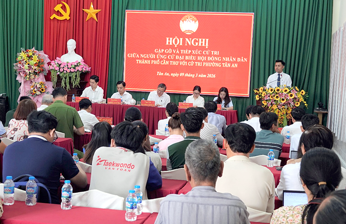 Những người ứng cử đại biểu HĐND TP Cần Thơ tiếp xúc cử tri phường Tân An