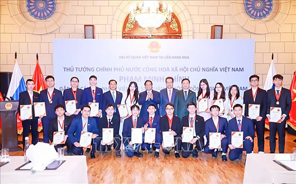 Thủ tướng Phạm Minh Chính gặp gỡ cộng đồng người Việt Nam tại LB Nga