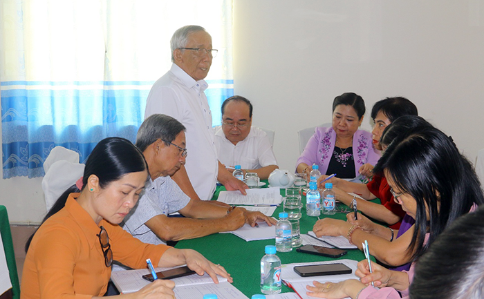 Bà Hồ Thị Cẩm Đào làm việc với Ban đại diện Hội Người cao tuổi và Liên hiệp các Hội Khoa học và Kỹ thuật thành phố