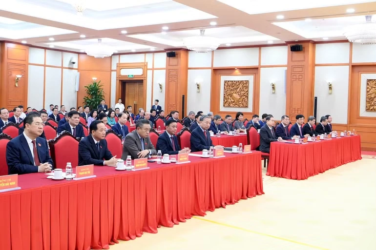 Trao các quyết định bổ nhiệm Trưởng Ban Tổ chức Trung ương, Chánh Văn phòng Trung ương Đảng