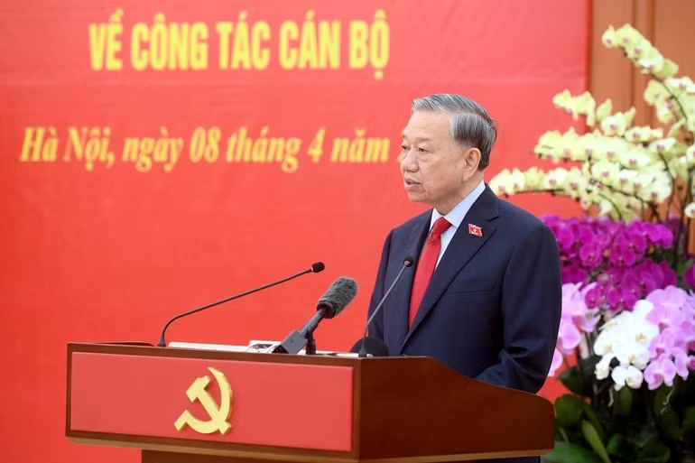 Trao các quyết định bổ nhiệm Trưởng Ban Tổ chức Trung ương, Chánh Văn phòng Trung ương Đảng