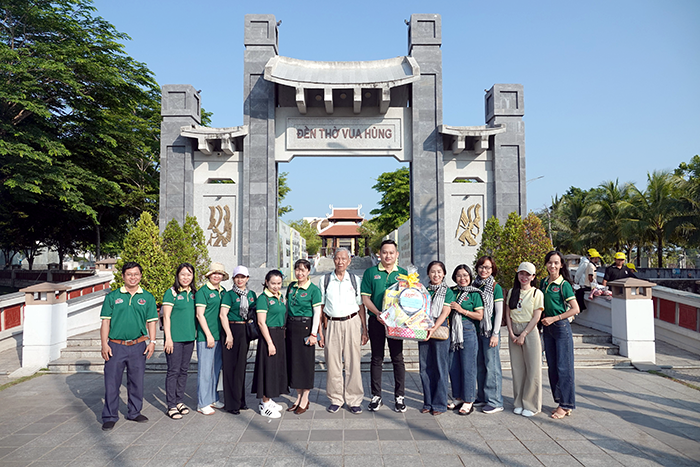 Du khách tìm về Đền thờ Vua Hùng TP Cần Thơ trước thềm Giỗ Tổ