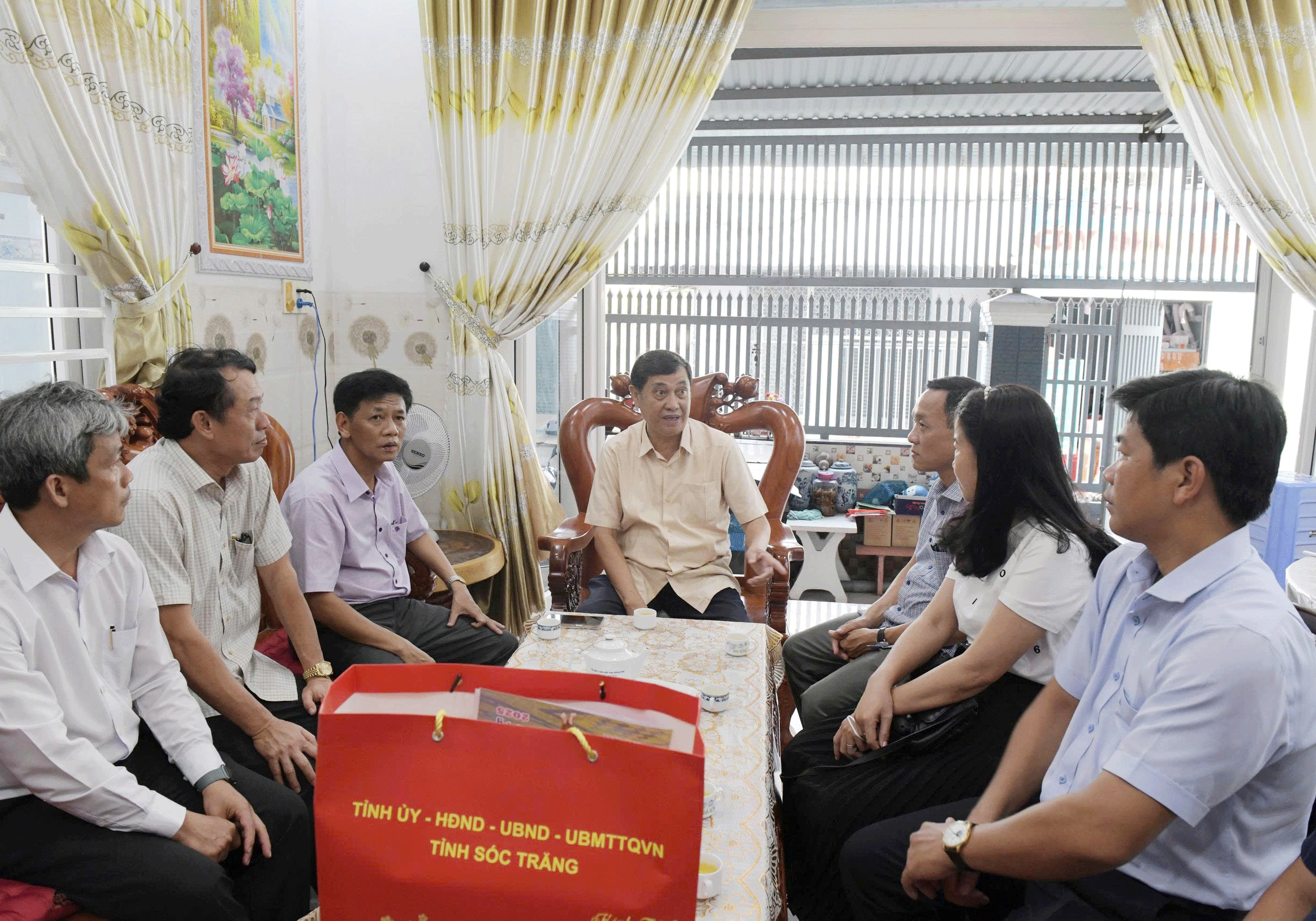 ស្រុះចិត្តគ្នាកសាងភូមិស្រុកកឹងធើសម្បូរសប្បាយ សុភមង្គល