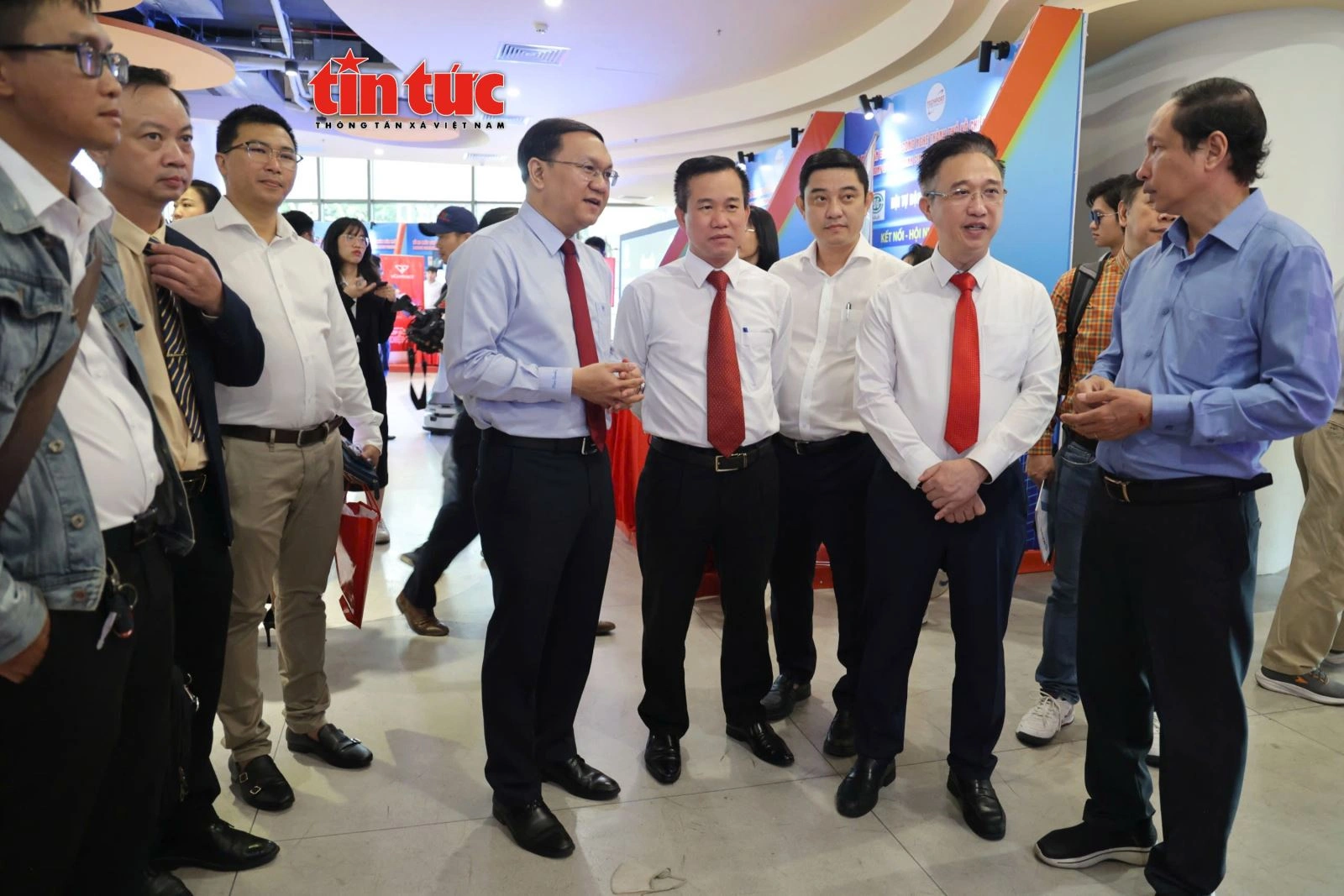 Bài 2: Đưa nghiên cứu ra thị trường