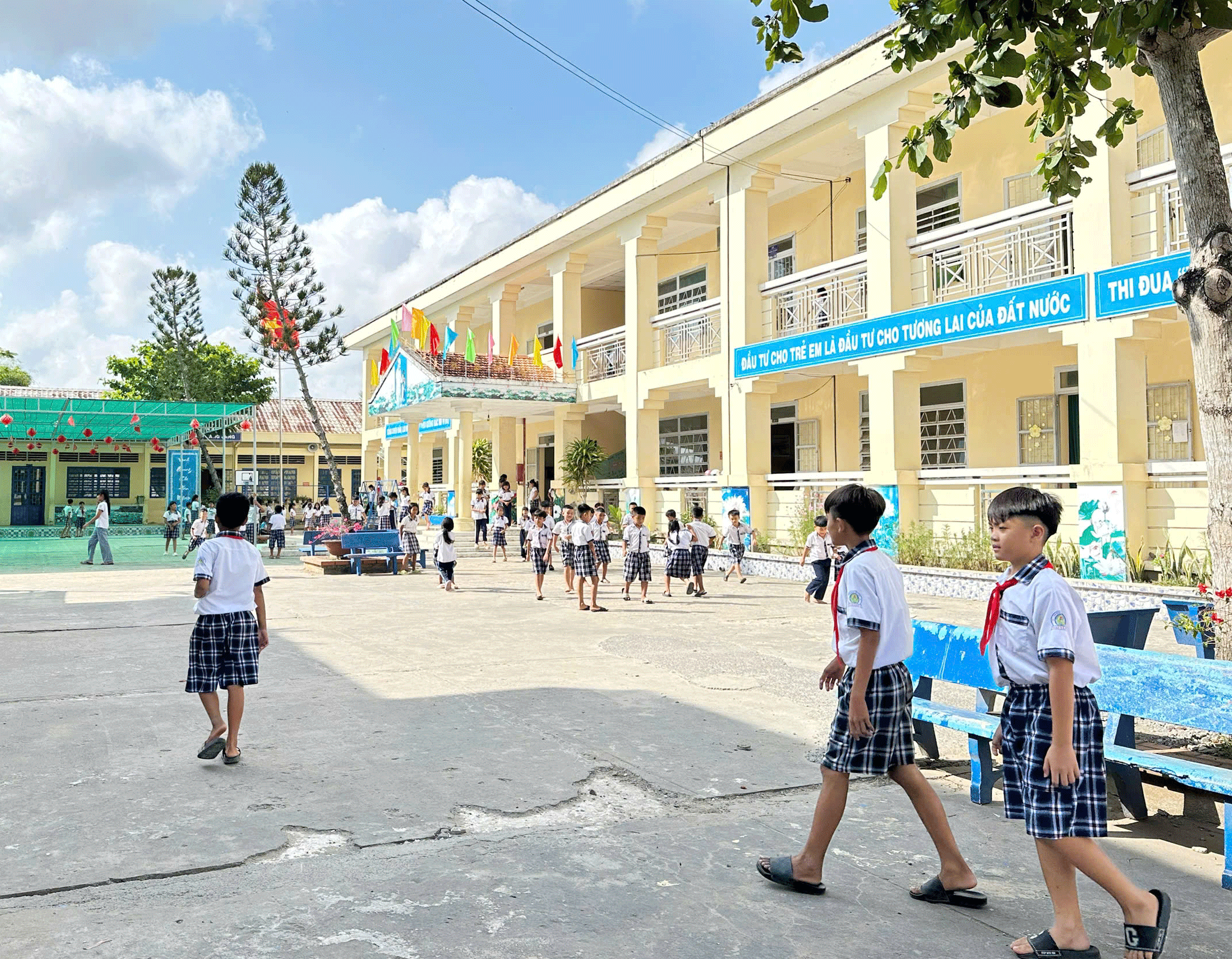 យកចិត្តទុកដាក់ គិតគូរដល់កូនចៅជនជាតិភាគតិច