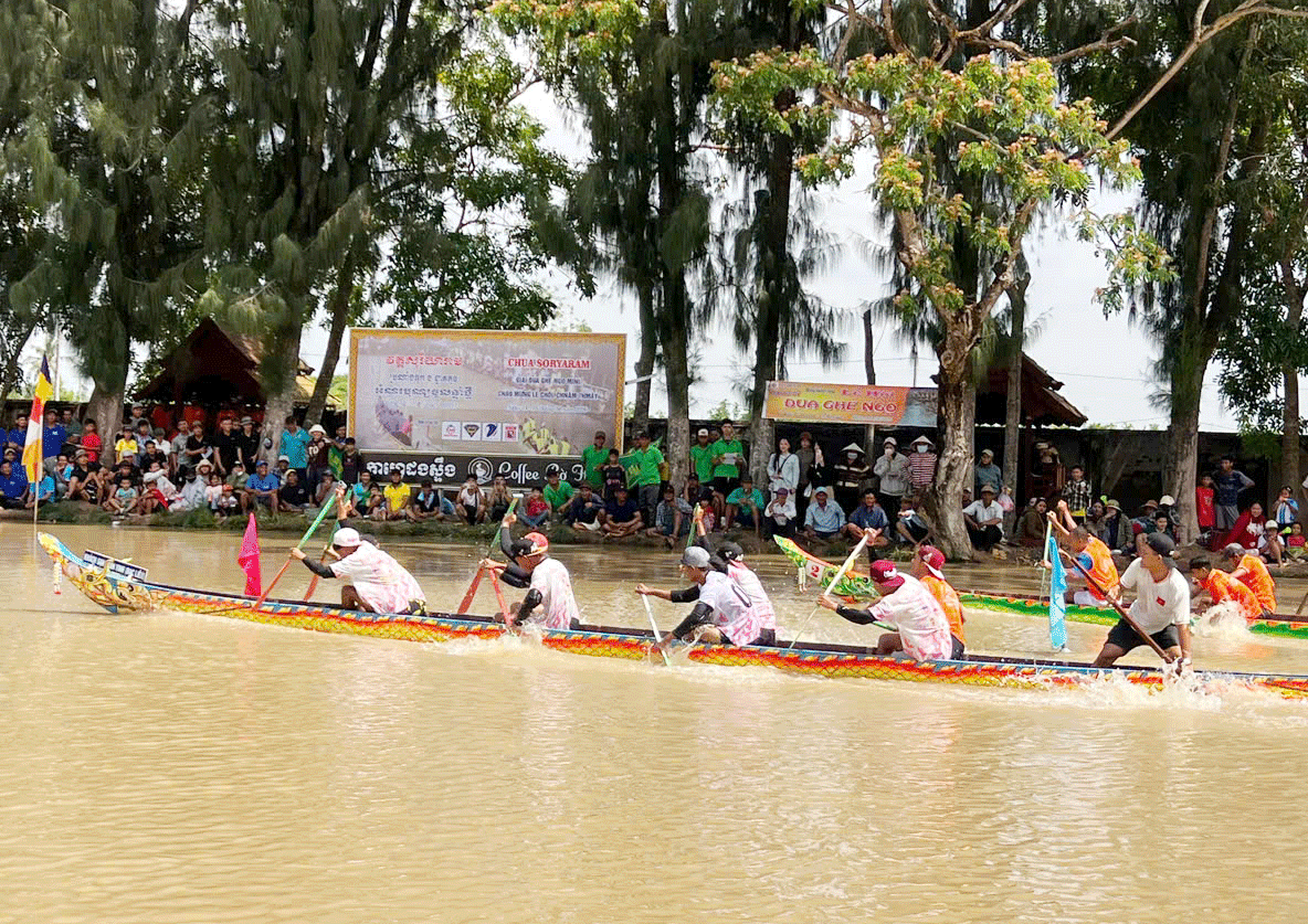 កាម៉ាវចាត់តាំងពិធីប្រណាំងទូក-ងខ្នាតតូច អំណរបុណ្យចូលឆ្នាំថ្មីប្រពៃណីខ្មែរ