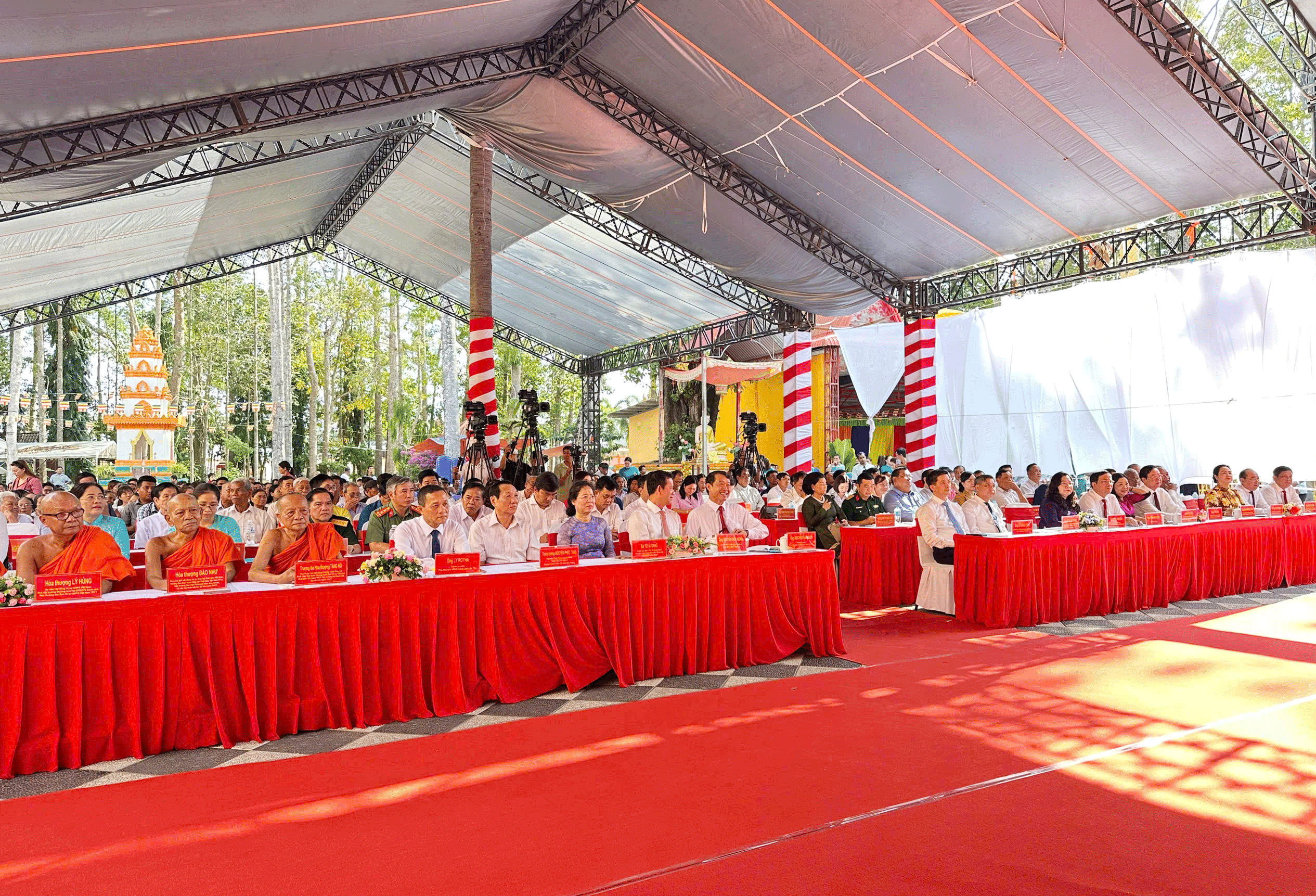 ជីវភាពរីកចម្រើន ជនរួមជាតិខ្មែរទទួលបុណ្យចូលឆ្នាំថ្មីប្រពៃណីកាន់តែសម្បូរសប្បាយ