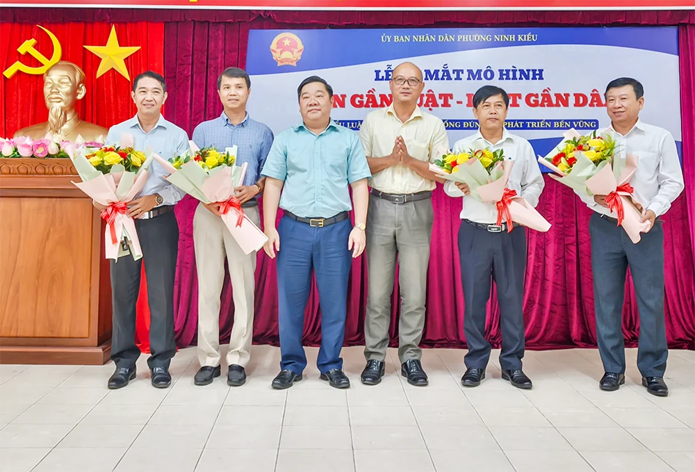 Phường Ninh Kiều ra mắt mô hình “Dân gần Luật - Luật gần dân”